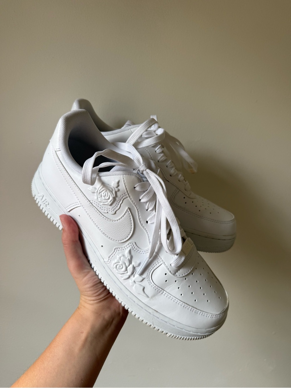 Nike Air Force 1 Low ‘07 White Roses size 11